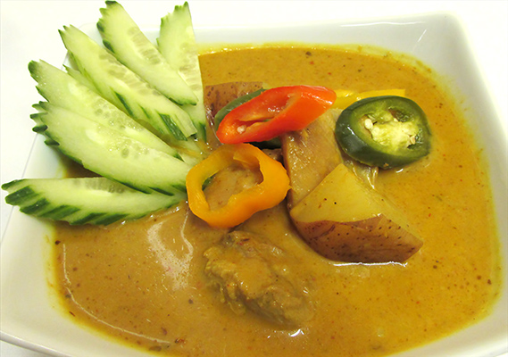 THAI YELLOW CURRY CHICKEN **